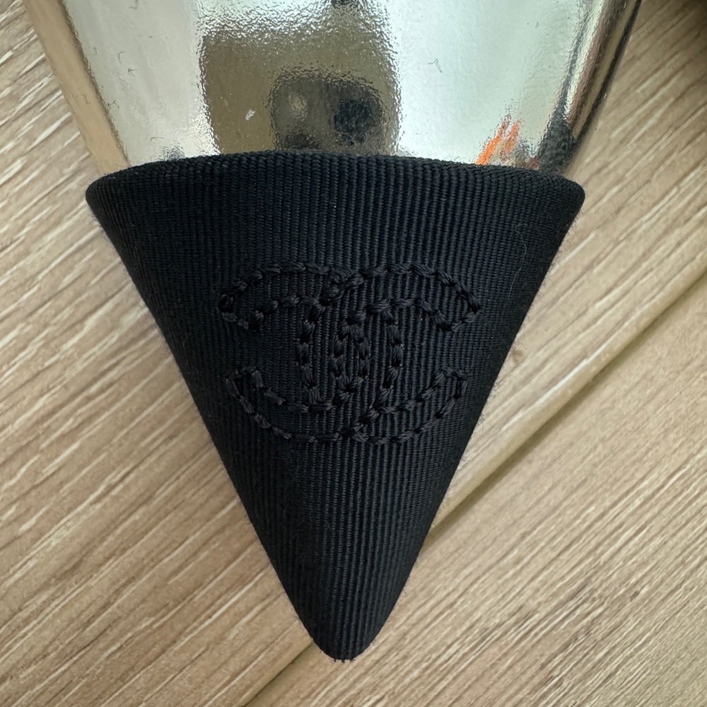 Chanel 2022 Interlocking CC Logo Pumps as seen on Sofia Richie NIB